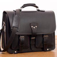 Elegancka skórzana teczka z miejscem na laptopa, torba BarellyBags model Winnetou XL, czarny