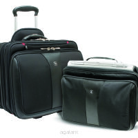 Kufer lotniczy, pilotka na kółkach z miejscem na laptop 17" + torba na laptopa 15,6" PATRIOT, TORBA marki SWISSGEAR Wenger