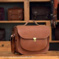 Urokliwa damska torebka skórzana listonoszka, torba w stylu Vintage BarellyBags, model Lanzarote z rączką